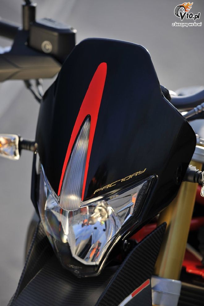 Aprilia Dorsoduro 750 Factory