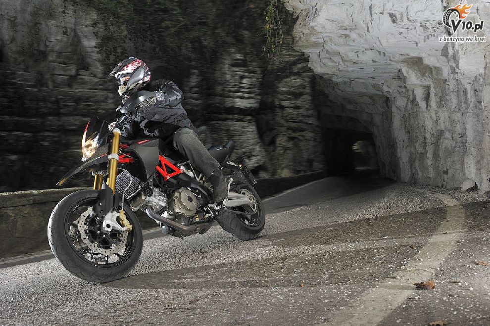 Aprilia Dorsoduro 750 Factory