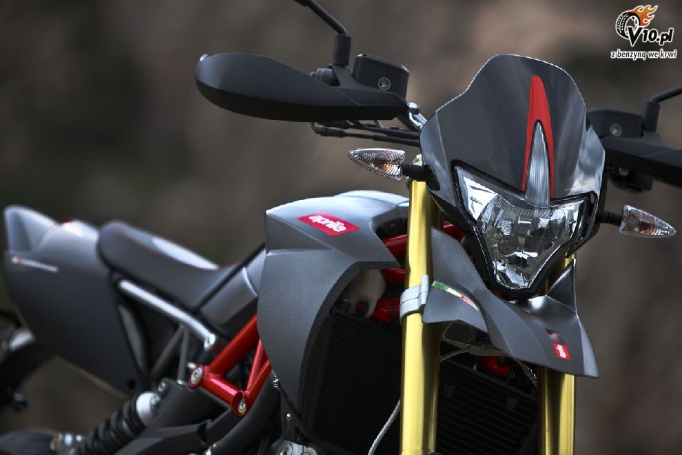 Aprilia Dorsoduro 750 Factory