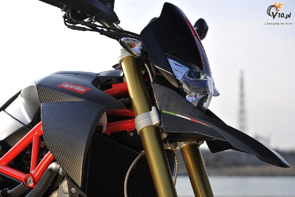 Aprilia Dorsoduro 750 Factory