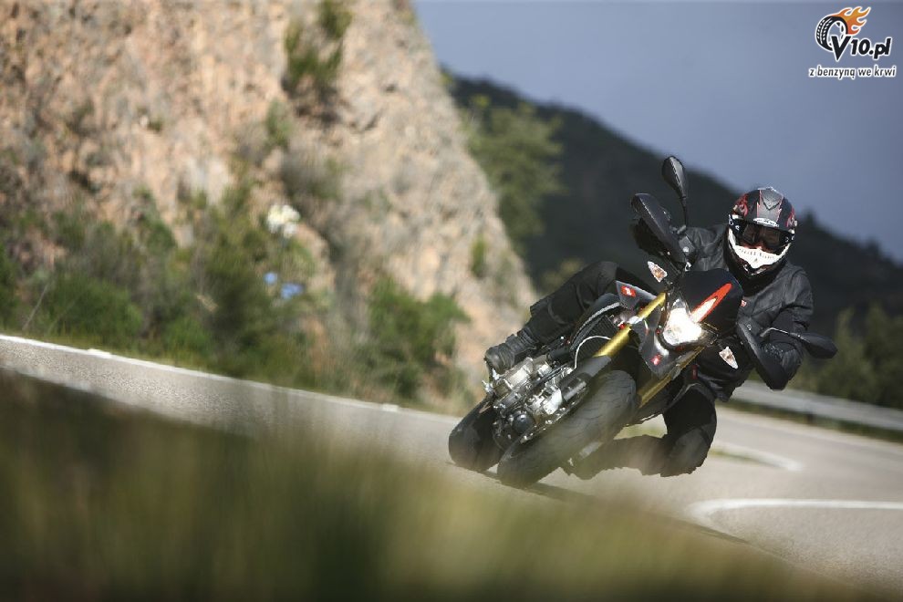 Aprilia Dorsoduro 750 Factory
