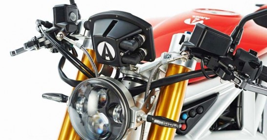 Ariel Ace - as wśród jednośladów