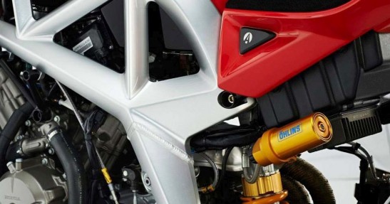 Ariel Ace - as wśród jednośladów