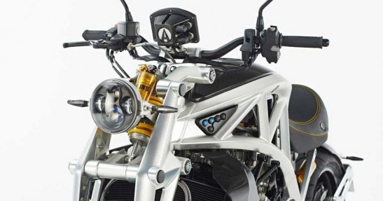 Ariel Ace - as wśród jednośladów