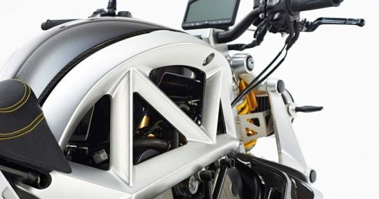 Ariel Ace - as wśród jednośladów