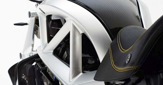 Ariel Ace - as wśród jednośladów