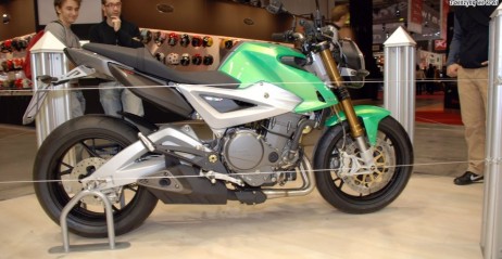 Benelli 2ue na targach EICMA 2009