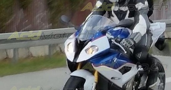 BMW S1000RR na 2015 rok przyłapany podczas testów