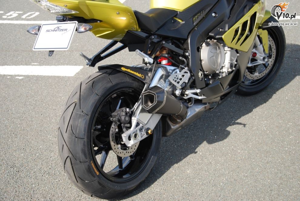 Bmw s1000rr vs viper #7