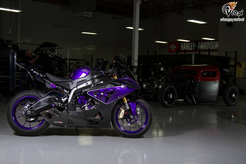 BMW S1000RR w nietypowym malowaniu