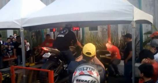 BMW S1000RR na pechowej hamowni...