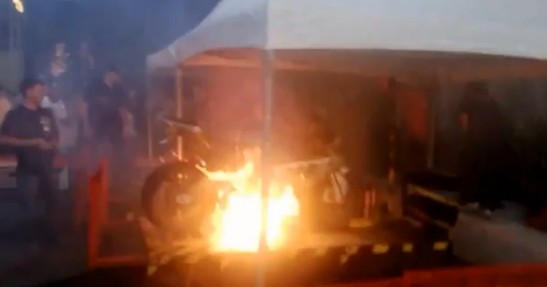 BMW S1000RR na pechowej hamowni...