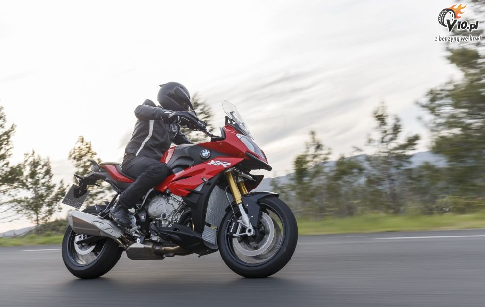 BMW S1000XR na 2015 rok - akcja