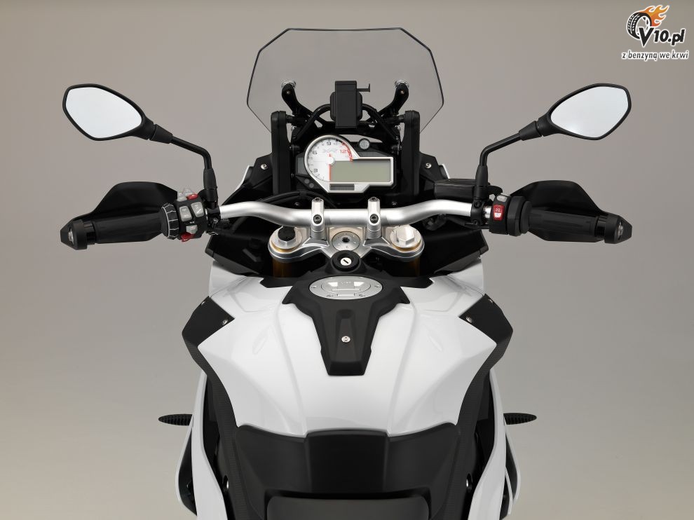 BMW S1000XR na 2015 rok - studio