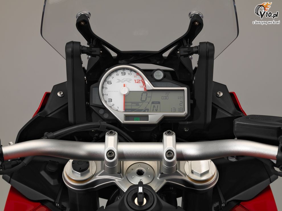 BMW S1000XR na 2015 rok - studio