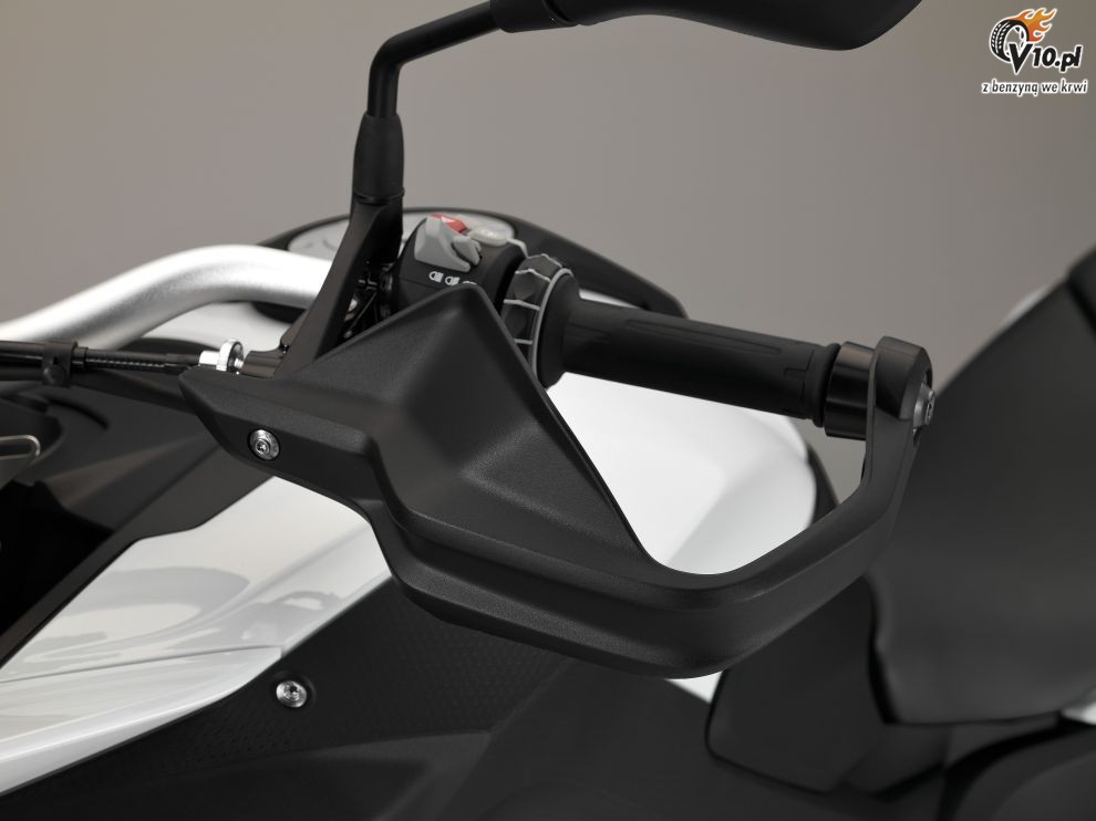 BMW S1000XR na 2015 rok - studio