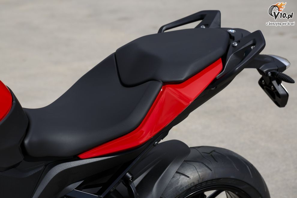 BMW S1000XR na 2015 rok - studio