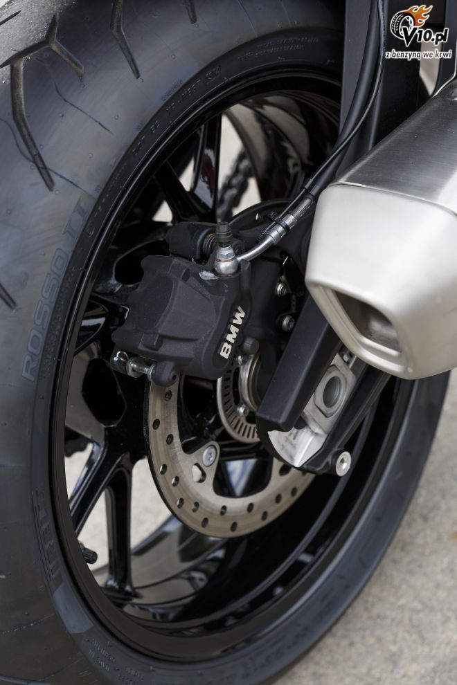 BMW S1000XR na 2015 rok - studio