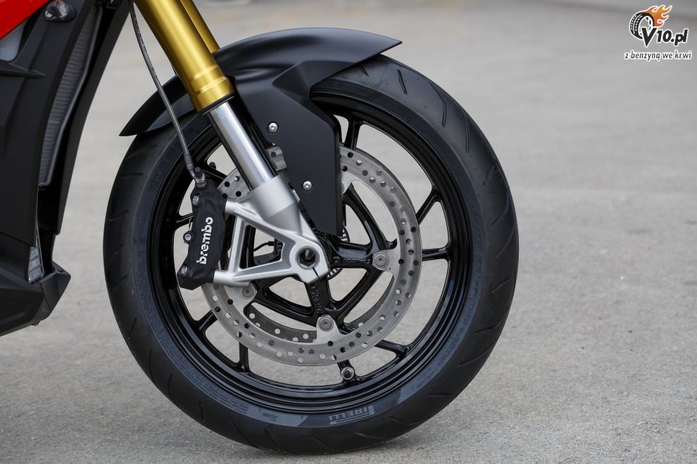 BMW S1000XR na 2015 rok - studio