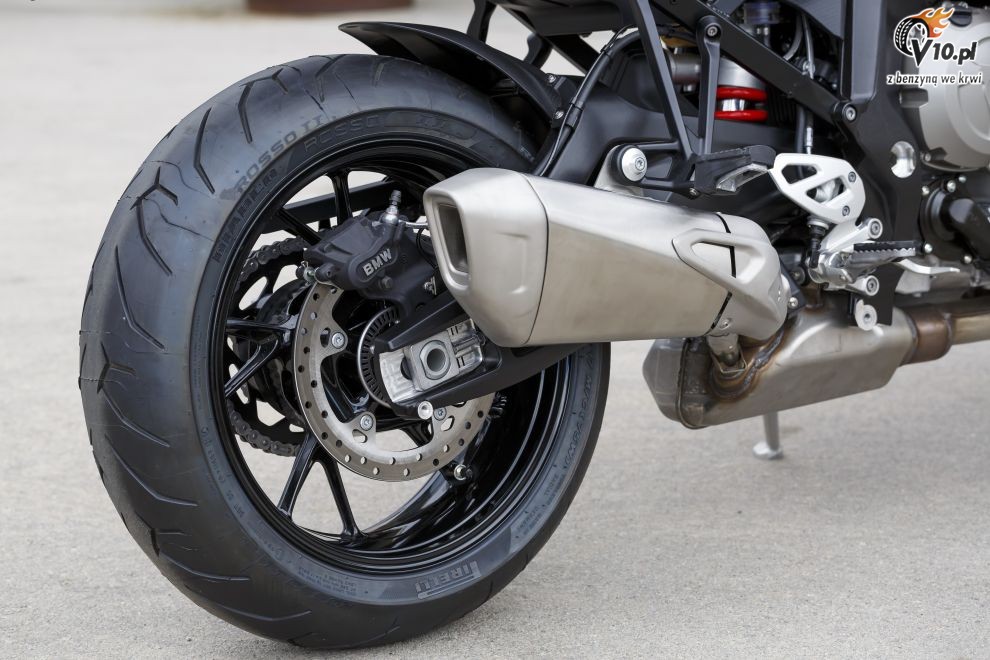 BMW S1000XR na 2015 rok - studio