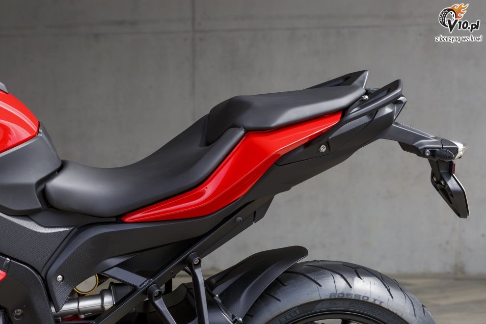 BMW S1000XR na 2015 rok - studio