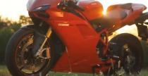 Ducati 1198 SP vs Mercedes SLS AMG