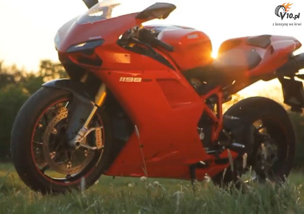 Ducati 1198 SP vs Mercedes SLS AMG