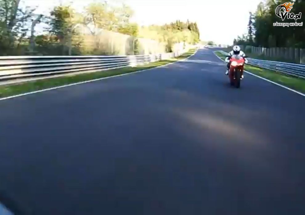 Ducati 1198 SP vs Mercedes SLS AMG