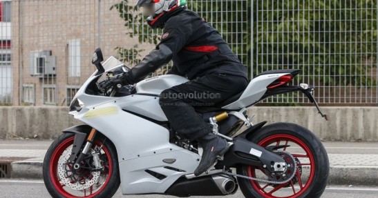 Ducati 959 Panigale - zdjęcia szpiegowskie