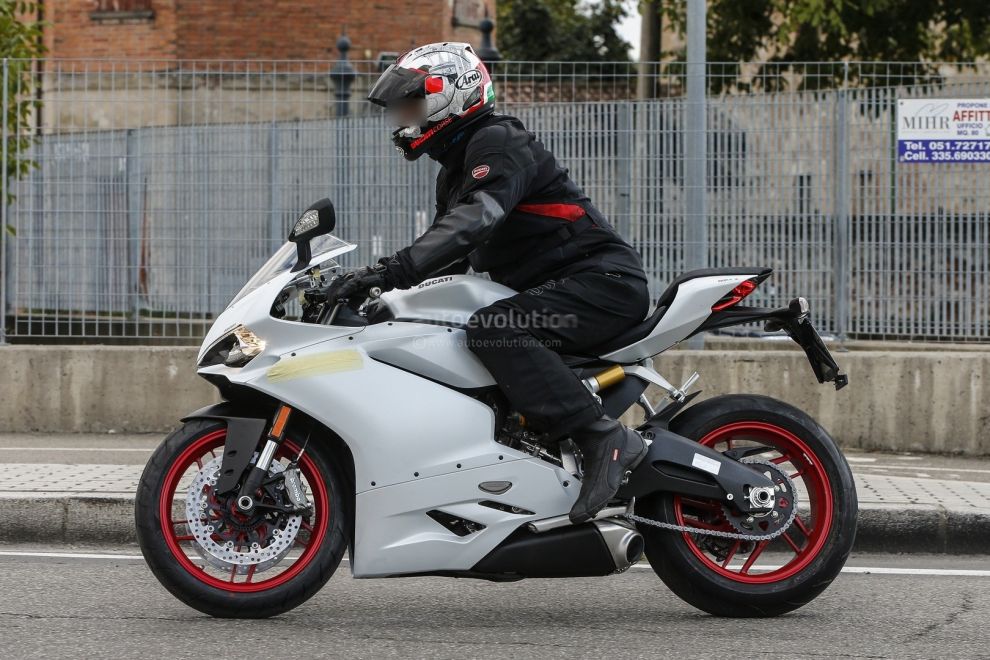 Ducati 959 Panigale - zdjęcia szpiegowskie
