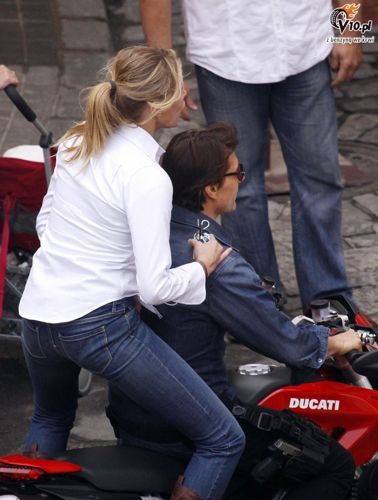 Tom i Cameron na Ducati Hypermotard 1100