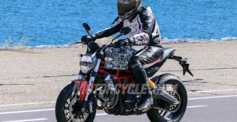 Ducati Monster 800 na 2017 rok na pierwszych zdjęciach szpiegowskich