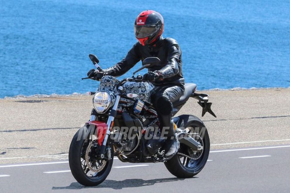 Ducati Monster 800 na 2017 rok - zdjcia szpiegowskie