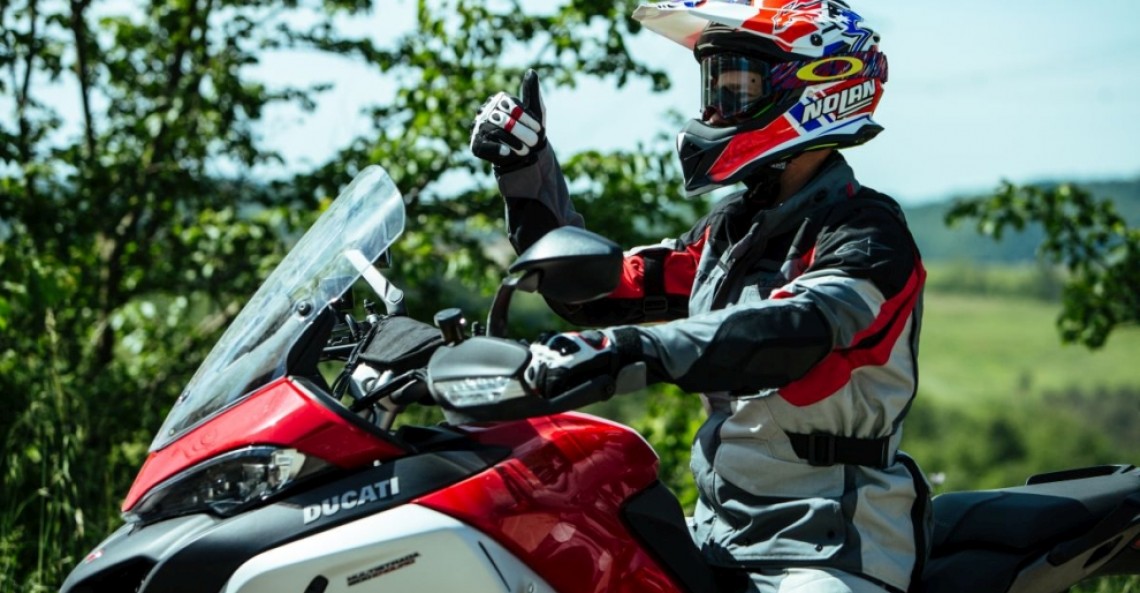 Casey Stoner i Ducati Multistrada 1200 Enduro