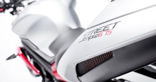 Triumph Street Triple RX na 2015 rok