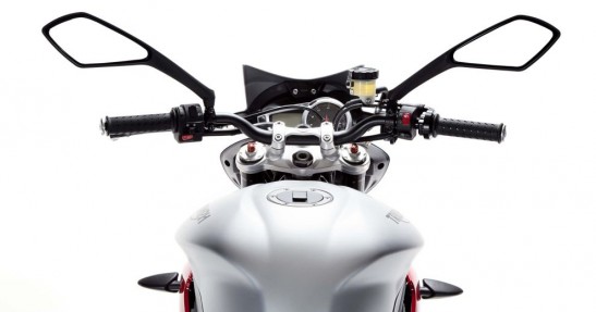 Triumph Street Triple RX na 2015 rok