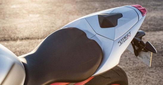Triumph Street Triple RX na 2015 rok