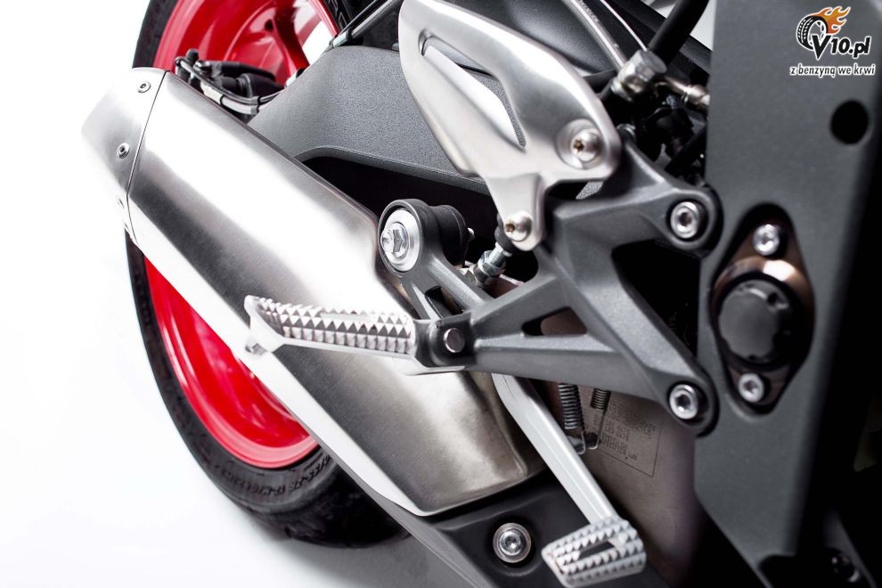 Triumph Street Triple RX na 2015 rok
