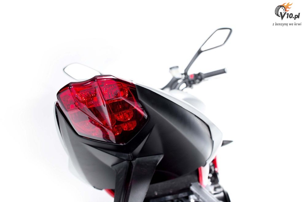 Triumph Street Triple RX na 2015 rok