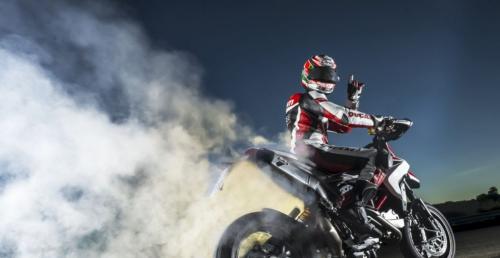 Nicky Hayden na nowym Ducati Hypermotard