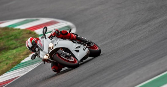 Rozpoczęcia sezonu z motocyklami Ducati 2016