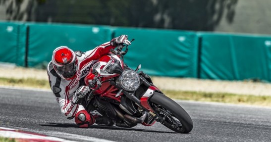 Rozpoczęcia sezonu z motocyklami Ducati 2016