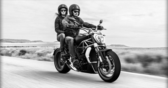 Rozpoczęcia sezonu z motocyklami Ducati 2016