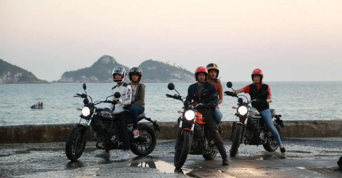 Rozpoczęcia sezonu z motocyklami Ducati 2016