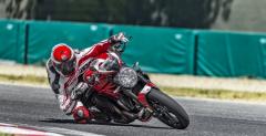 Rozpoczcia sezonu z motocyklami Ducati 2016