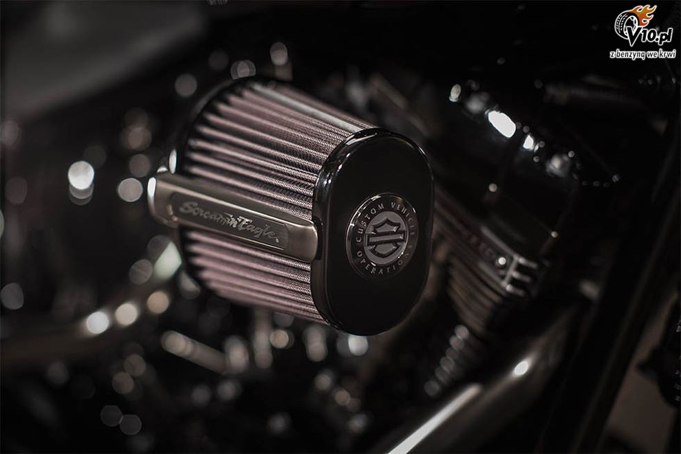 Harley-Davidson CVO Pro Street Breakout