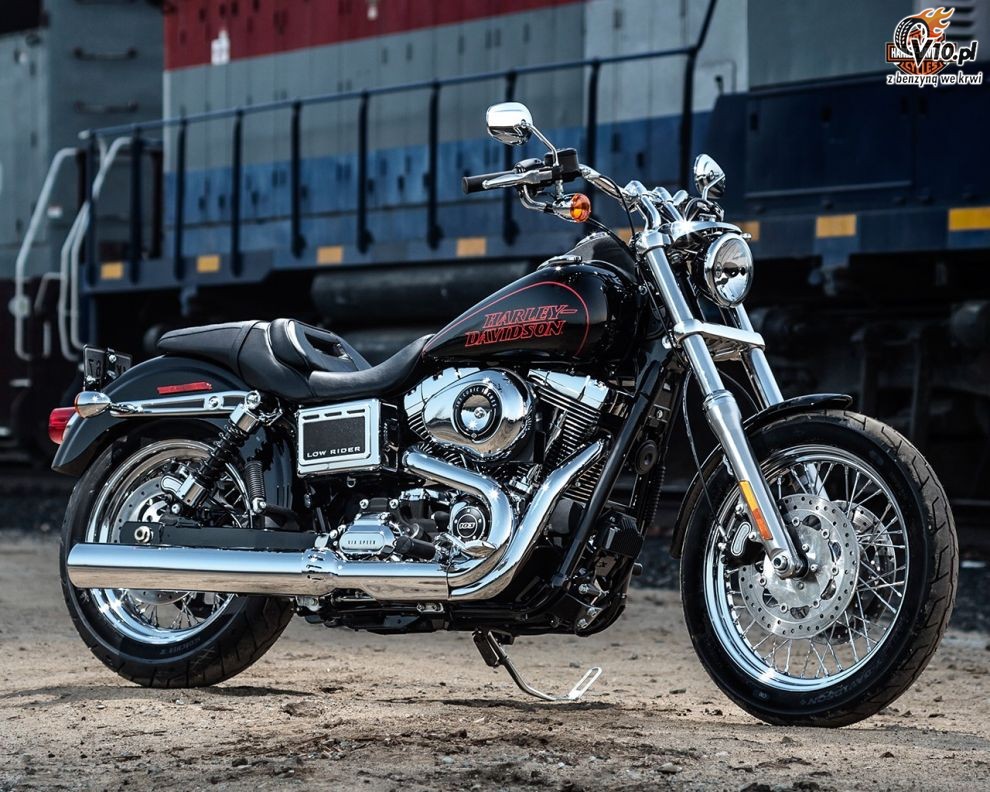 Harley-Davidson Dyna Low Rider na 2015 rok