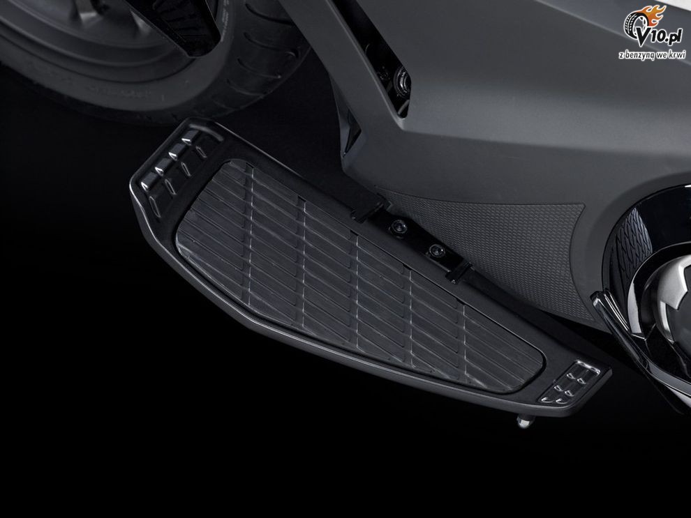 Honda NM4 Vultus na 2014 rok