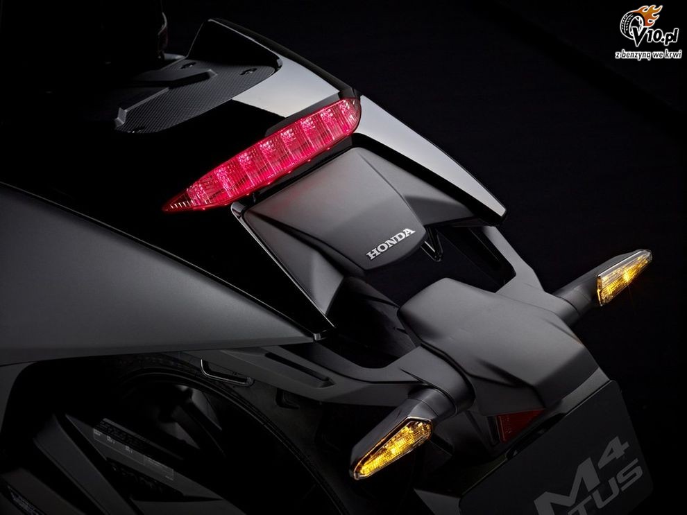 Honda NM4 Vultus na 2014 rok