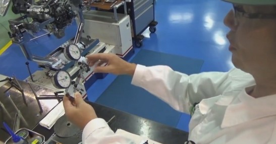 Honda RC213V-S na linii produkcyjnej